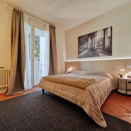 Private Terrace Cozy Flat Near Center