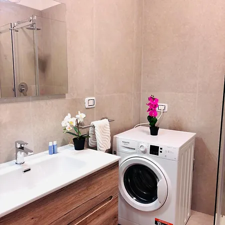 Private Terrace Cozy Flat Near Center 维琴察