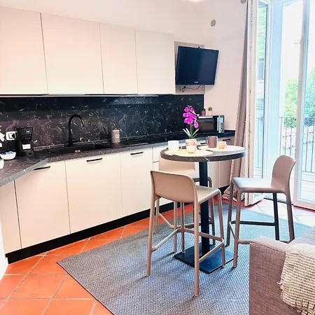 Private Terrace Cozy Flat Near Center * 维琴察