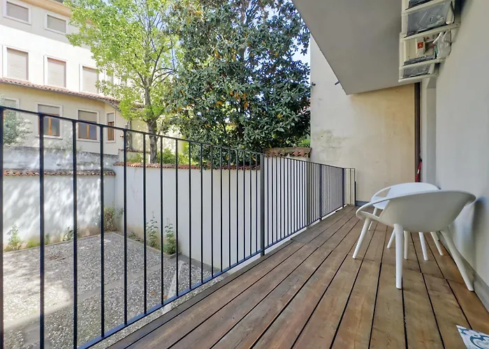 Private Terrace Cozy Flat Near Center